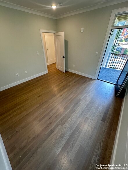 Building Photo - 104-106 Warren St. Unit 3