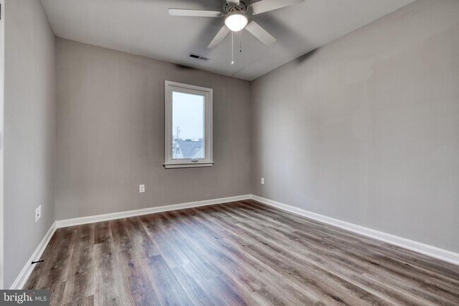 Building Photo - 6722 Brentwood Ave