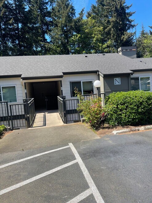 Building Photo - 31500 33rd Pl SW