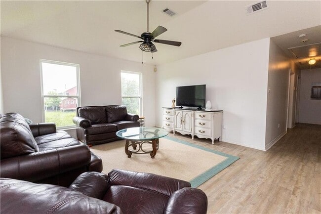 Building Photo - 26321 Mildred Dr