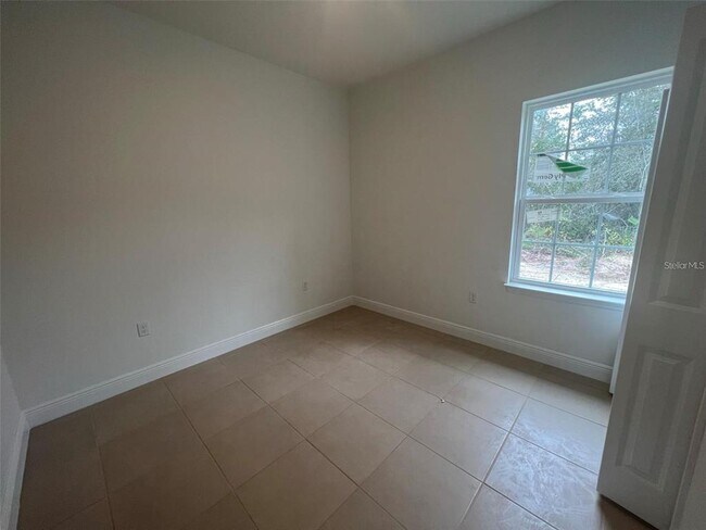 Building Photo - 16170 SW 33rd Ave Rd
