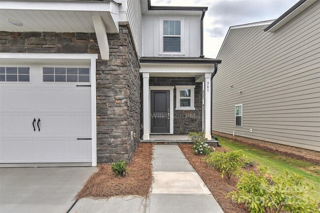 Building Photo - 561 Scotch Meadows Loop