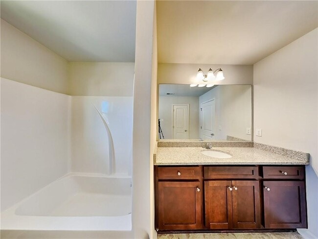Building Photo - 157 Daisy Cir