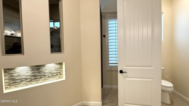 Building Photo - 12408 Fresh Water Dr