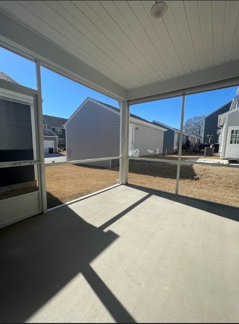 Building Photo - Spacious 4 Bed, 3.5 Bath Home with 2895 Sq...