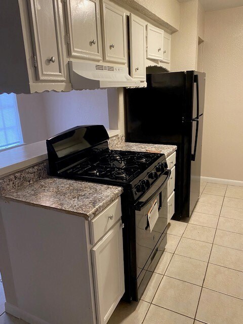 Building Photo - 3206 Lobit Dr
