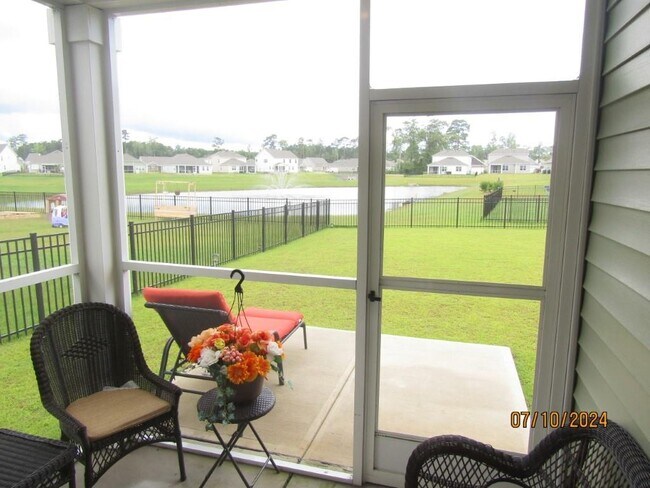 Building Photo - 2155 Ainsley Dr