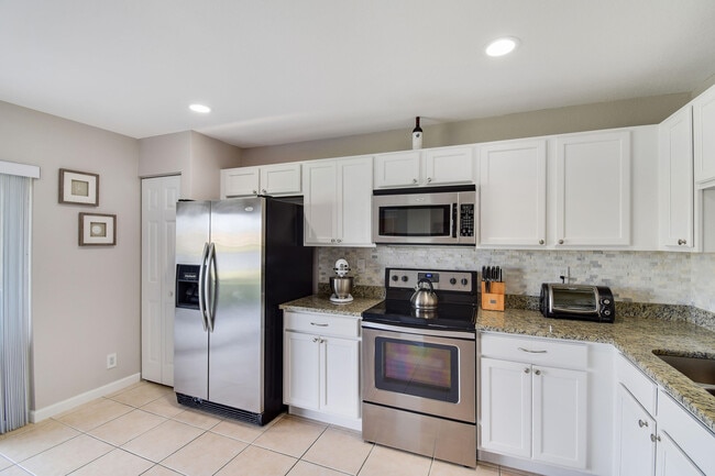 Building Photo - 6125 Eaton St