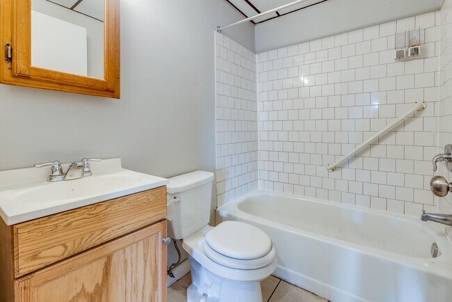Building Photo - Brighton Heights 3 Bedroom Townhome
