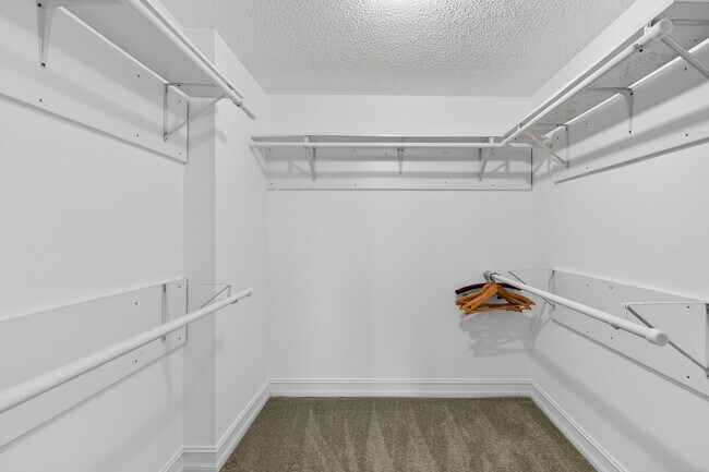 Building Photo - 1631 Riverview Rd