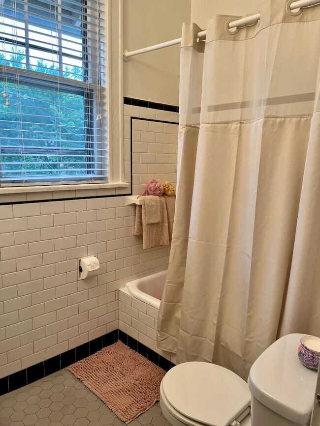 Building Photo - 1720 Harbert Ave