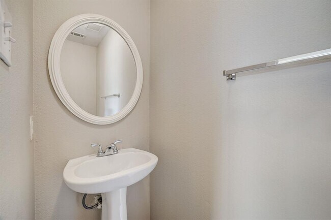 Building Photo - 314 Bello Dr