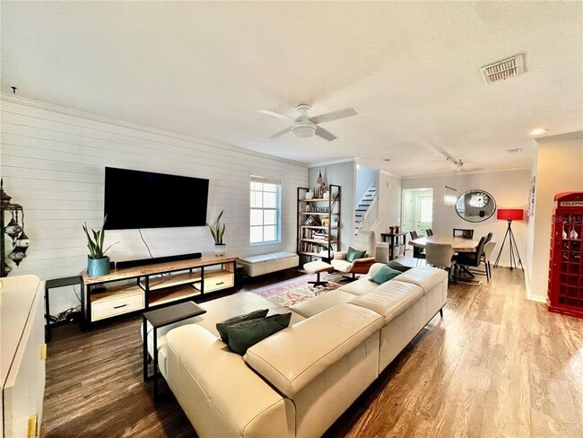 Building Photo - 16112 Loneoak View Dr