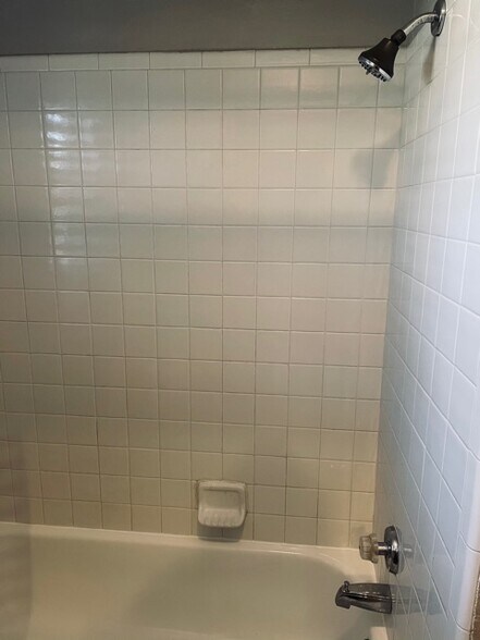 Shower - 12401 SW 4th St