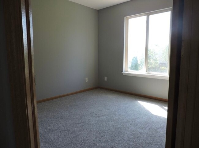 Building Photo - 357 Richmond Dr