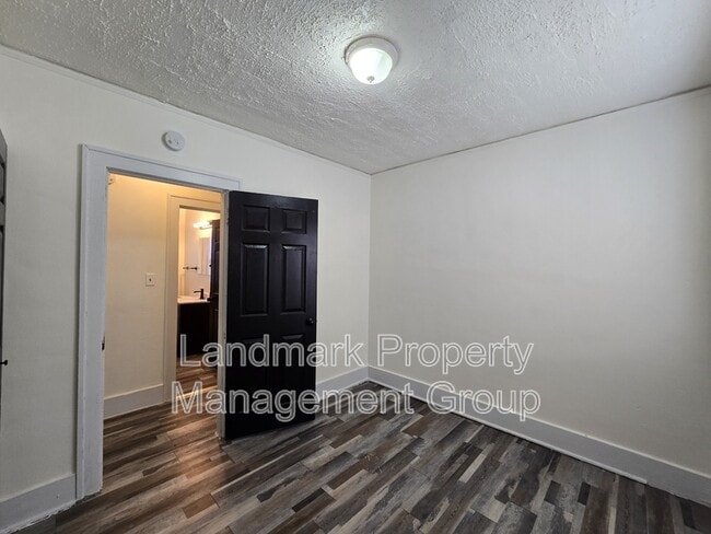 Building Photo - 14400 Rutherford St