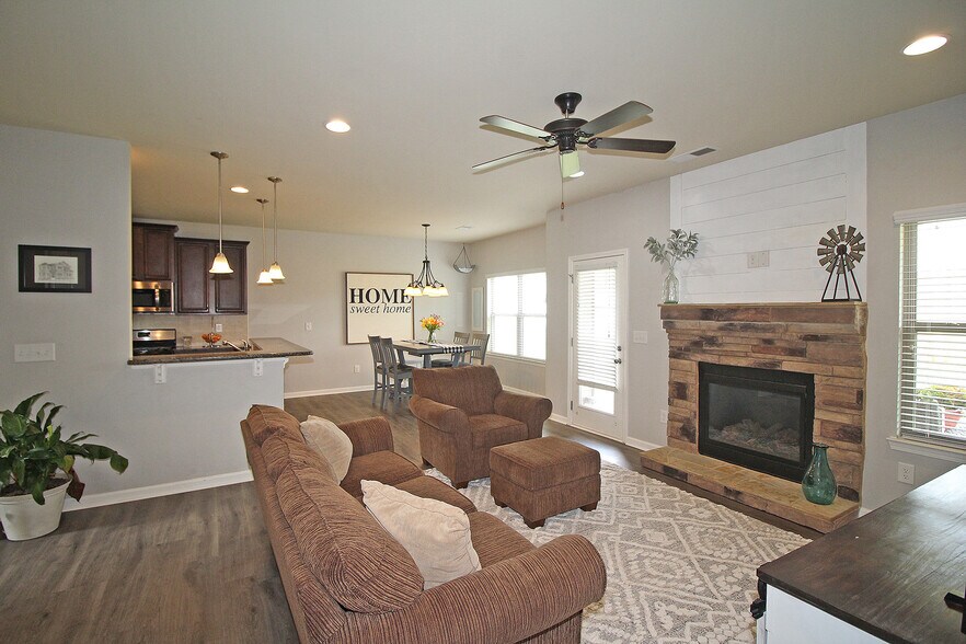 living room - 5305 Ripken Rd