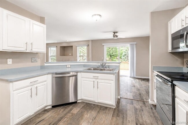 Building Photo - 22733 Coachlight Cir