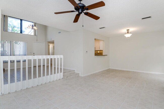 Building Photo - 363 W Camino Real