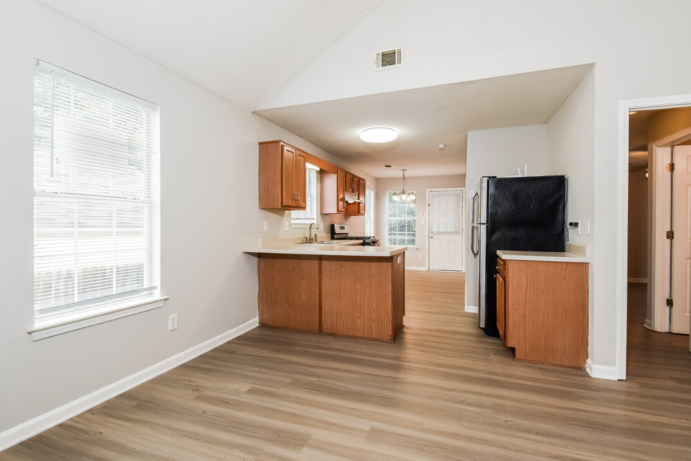 Building Photo - 1560 Wembley Dr