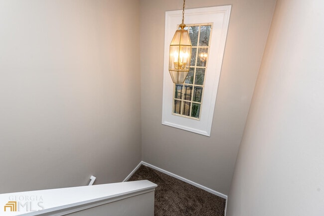 Building Photo - 246 Village Square Dr