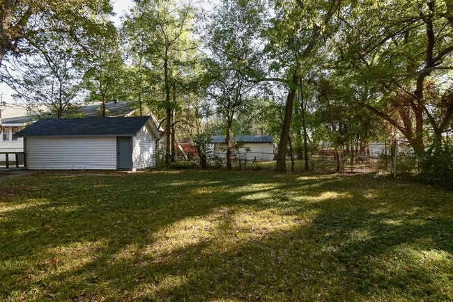 Building Photo - 1507 Bois D'Arc St