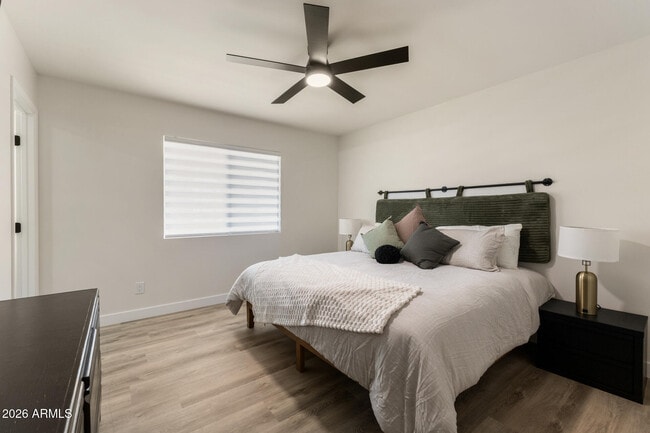 Building Photo - 4743 W Villa Theresa Dr