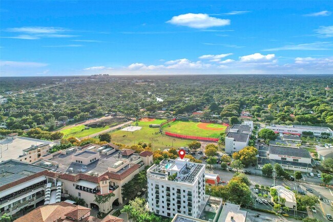 Building Photo - 4220 Laguna St