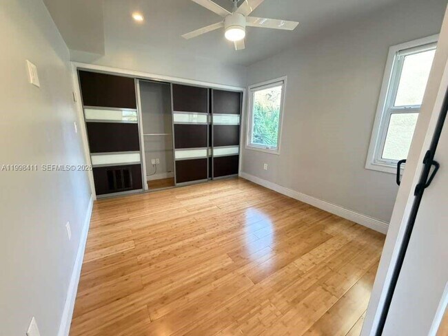 Building Photo - 131 Zamora Ave