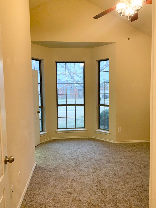 Building Photo - 1613 Makayla Ln