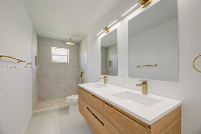 Building Photo - 2143 Hacienda Terrace