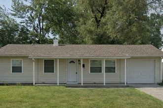 Building Photo - 3 Bedroom House
