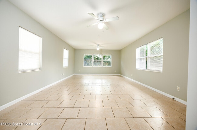 Building Photo - 248 Laurel Oak St