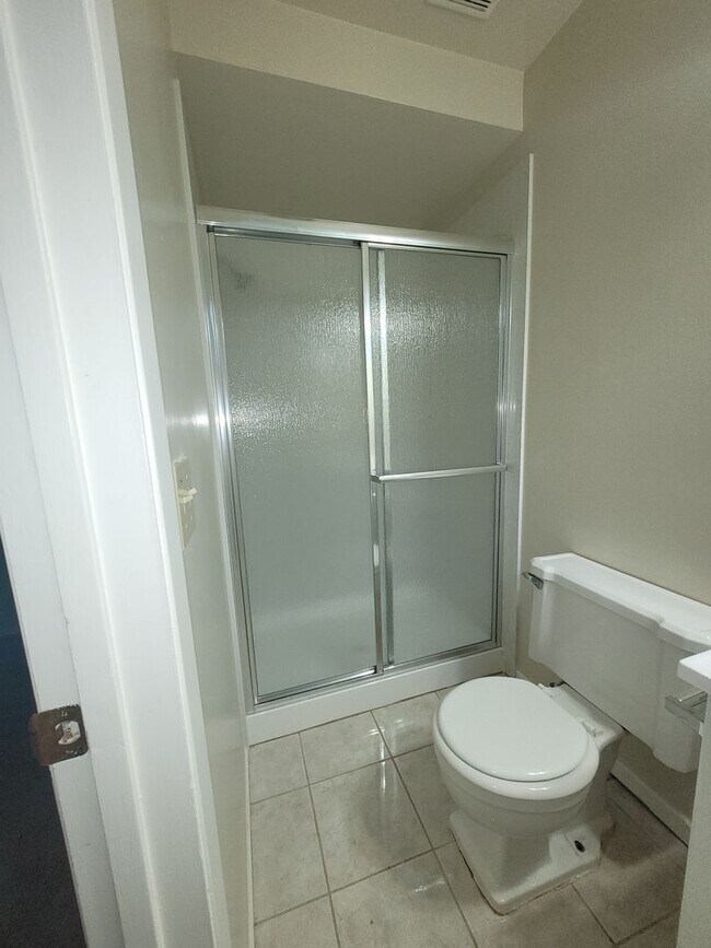 Building Photo - Three bedroom home in Fair Oaks