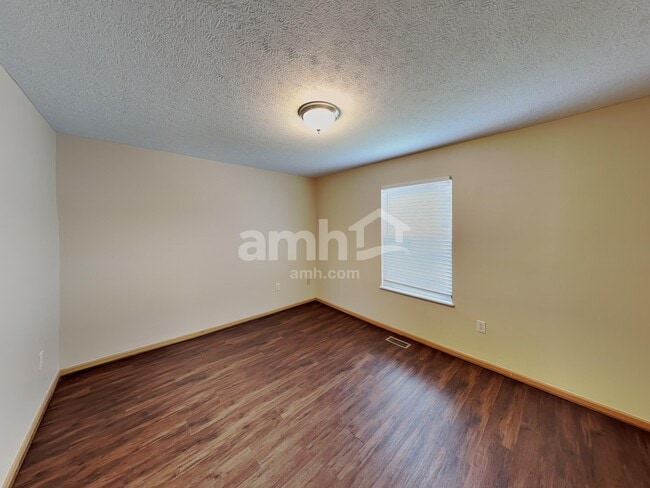 Building Photo - 6875 Tumbleweed Ln