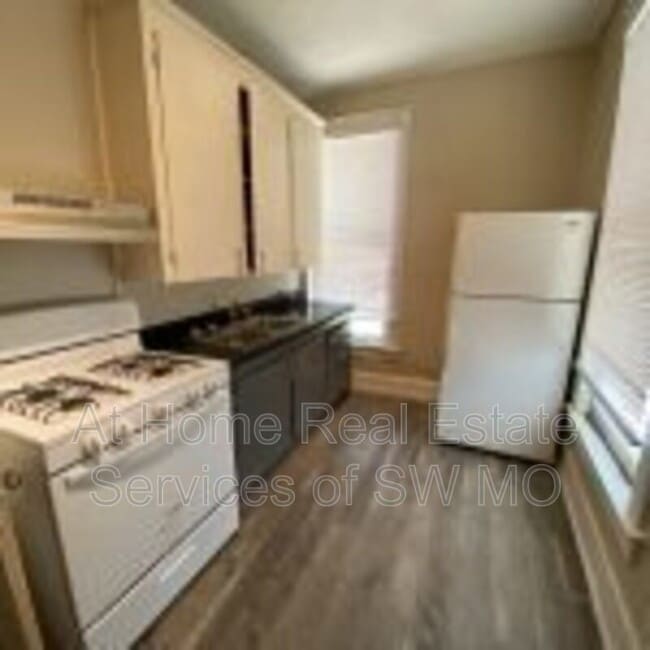 Primary Photo - 640 S Grant Ave