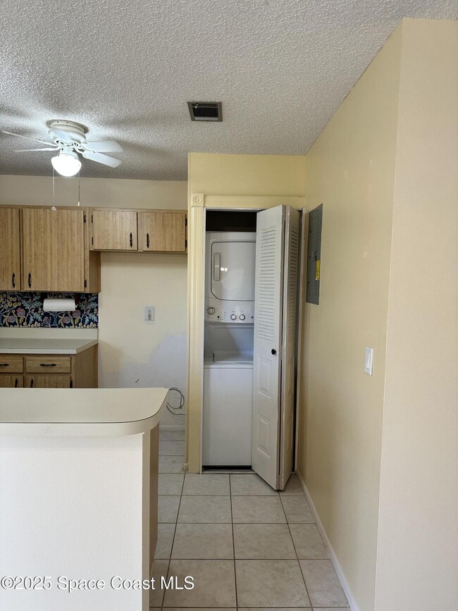 Building Photo - 1441 Sheafe Ave NE