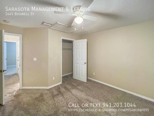 Building Photo - Spacious 3 Bed, 2 Bath with Den in the Nor...