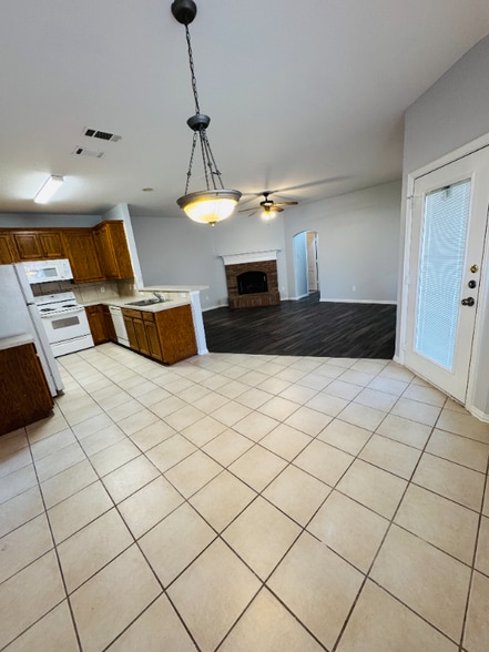 Building Photo - 5632 Blackmon Ct