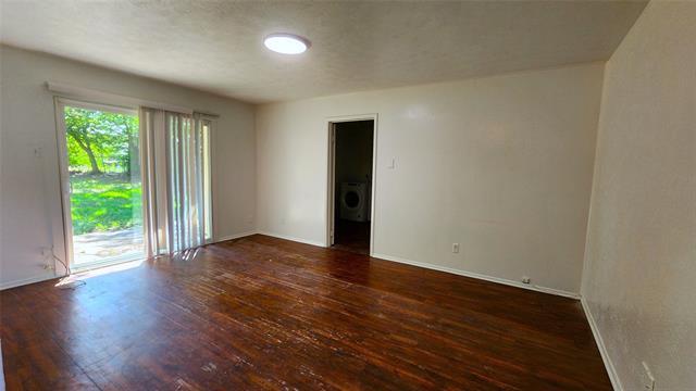 Building Photo - 520 Sweetbriar Dr