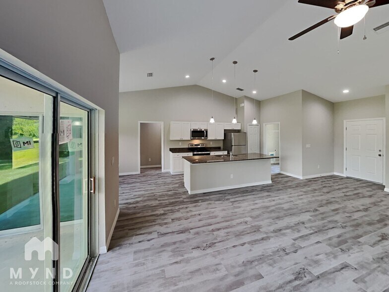 Building Photo - 7423 W Cameo Cir