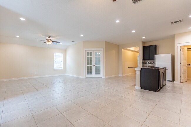 Building Photo - 142 Destiny Dr