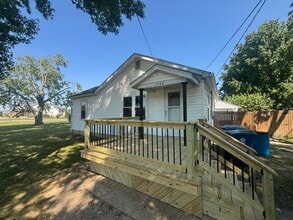Building Photo - 1540 West Dr