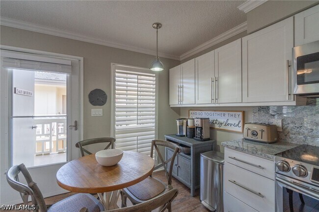 Building Photo - 1215 Edington Pl