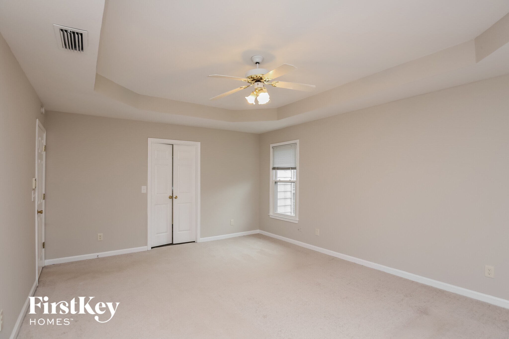 Building Photo - 3215 Maple Terrace Dr