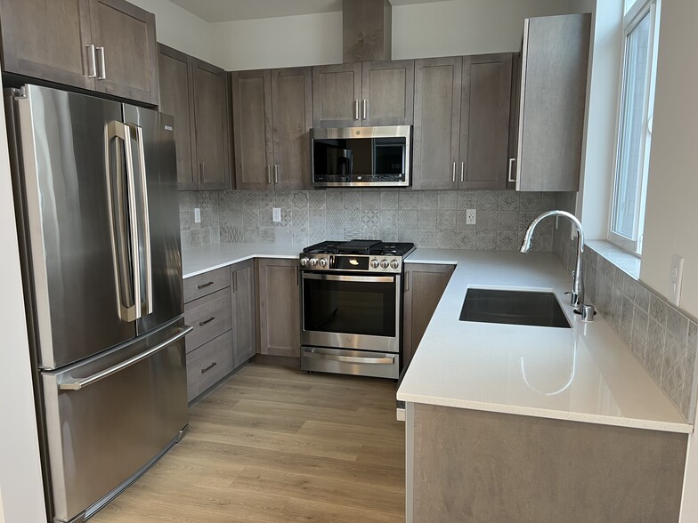 Building Photo - 3629 1st Ave NW