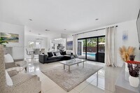 Building Photo - 5800 NE 18th Ave