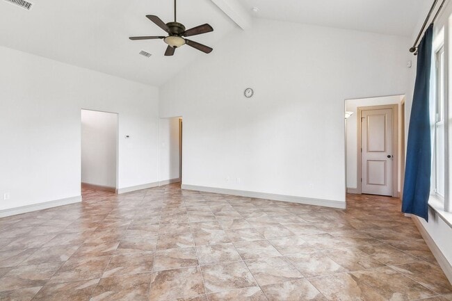Building Photo - 6500 Llano Ln