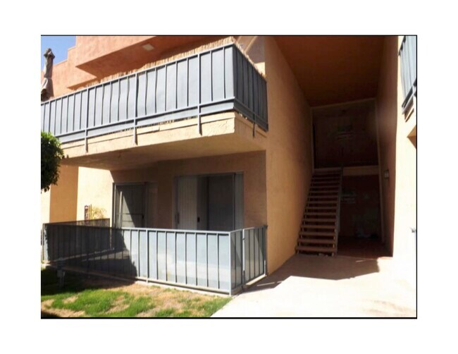 Building Photo - 400 N Sunrise Way