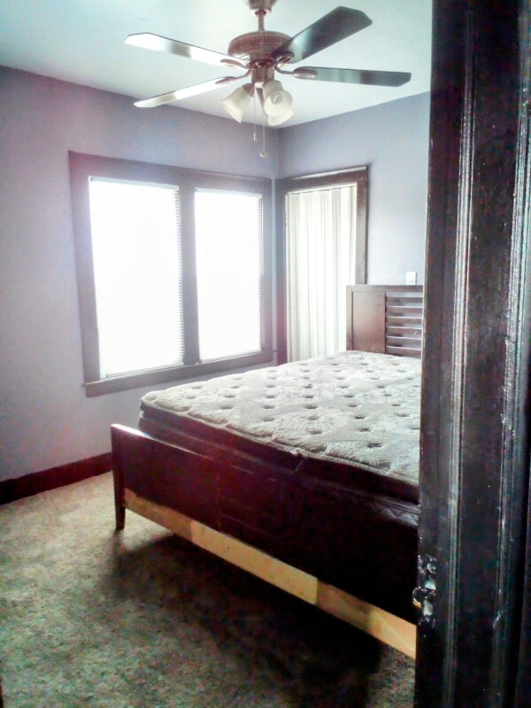 Building Photo - 11641 Mansfield St